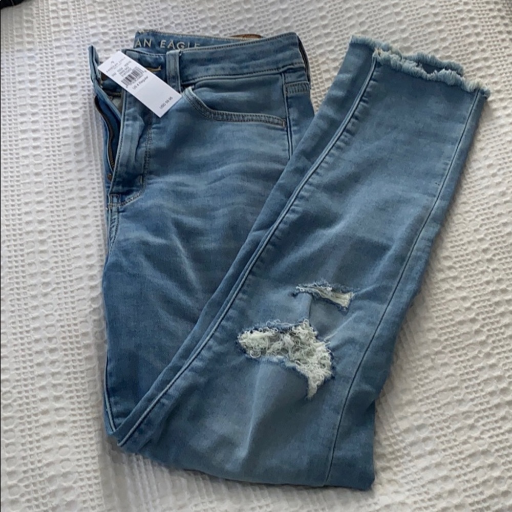 Brand New AE Jeans Size 4